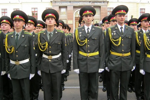 Випускників Академії сухопутних військ благословили єпископи-капелани (ФОТО)